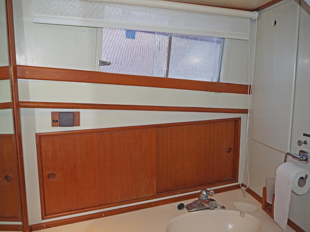 Cabin en avant, H&eacute;bergements